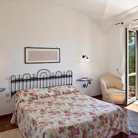 Hotel Villa Rizzo Resort And Spa San Cipriano Picentino Szoba fotó